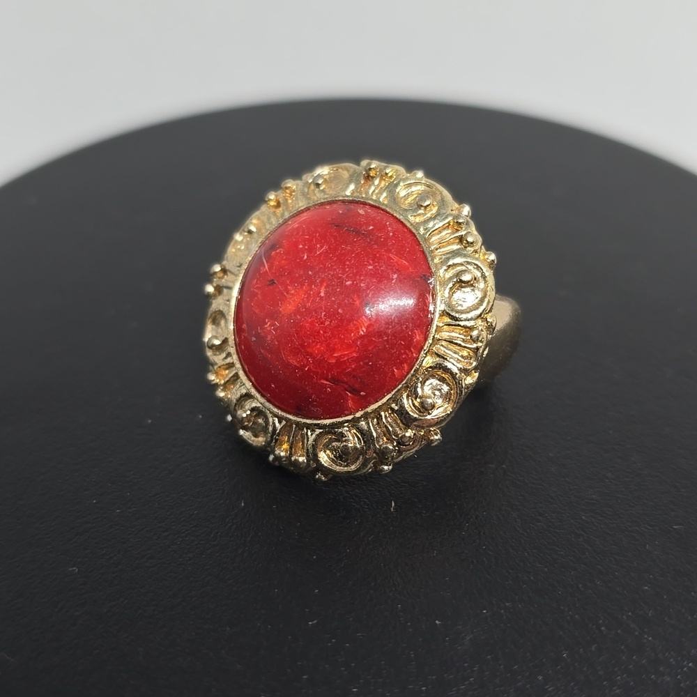 Womens adjustable red golden ring